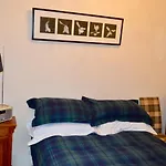 Homely Comfortable 2 Bed In Historic Rose Street